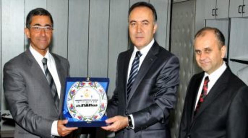 Vali Altıparmak Ptt Başm&uuml;d&uuml;rl&uuml;ğ&uuml;'n&uuml; Ziyaret Etti