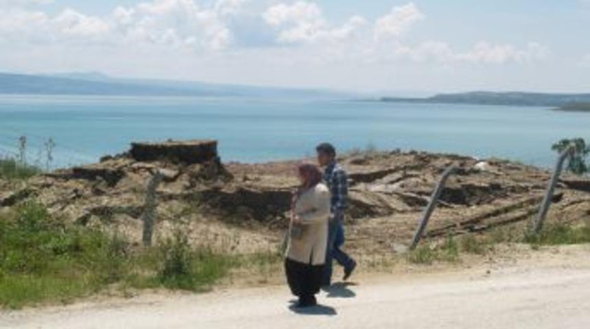 Gelibolu'da Yol Denize Kayıyor