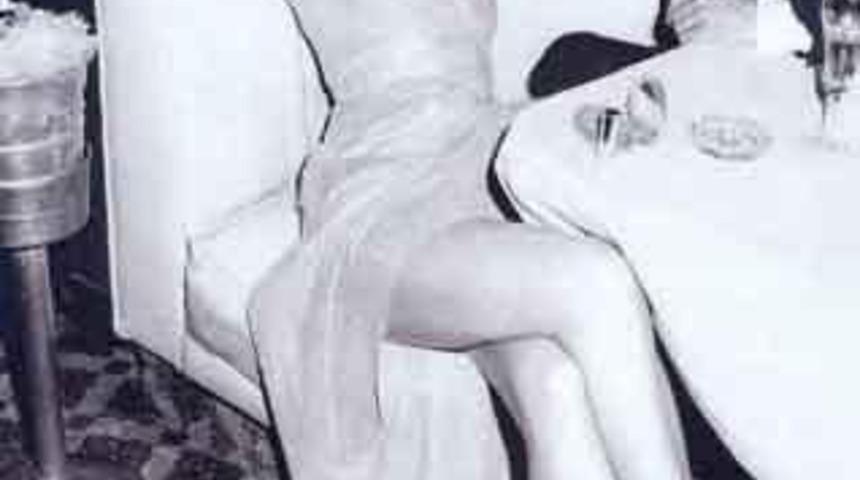 EV SAHİBİNİN KIZI SAYESİNDE &Uuml;NL&Uuml; OLDU