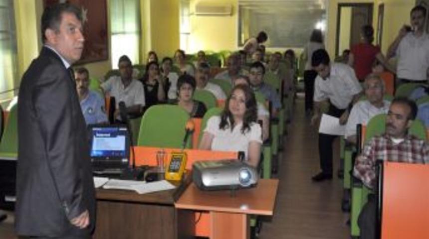 Belediye Personeline 'g&uuml;venli Internet' Semineri