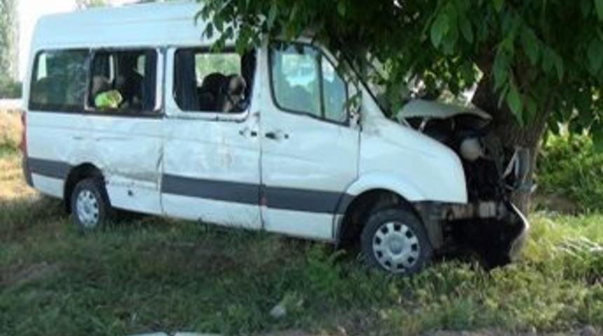 Taraftar Kaza Yaptı: 14 Yaralı