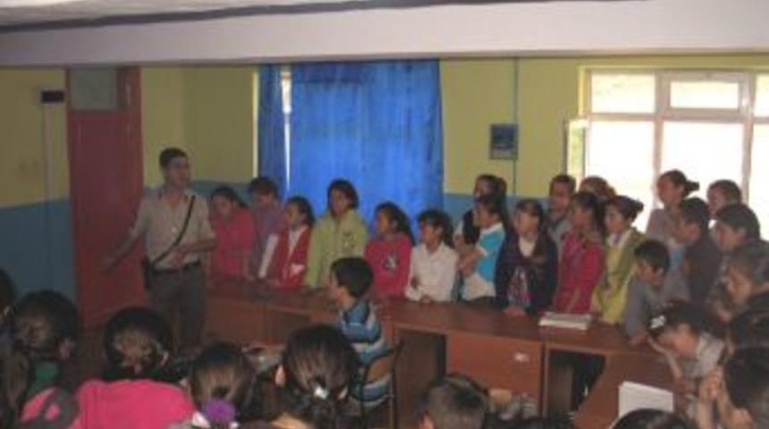 Jandarma, &Ouml;ğrencilere G&uuml;venli İnternet Kullanımını Anlattı