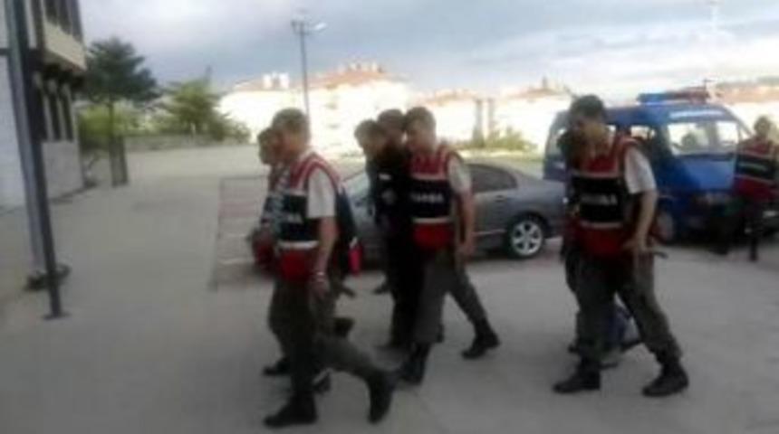 Hayvan Hırsızları Kovalamaca Sonucu Yakalandı