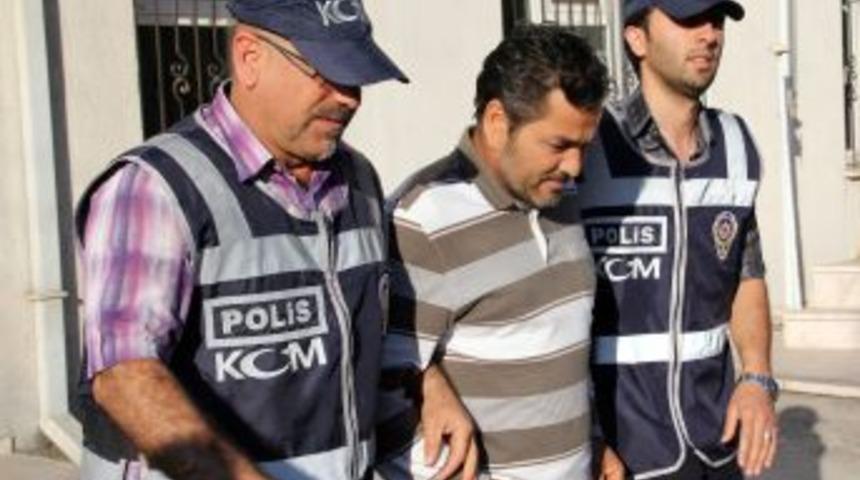 Yolsuzluk Operasyonunda G&ouml;zaltına Alınan 8 Zanlı Adliyeye Sevk Edildi