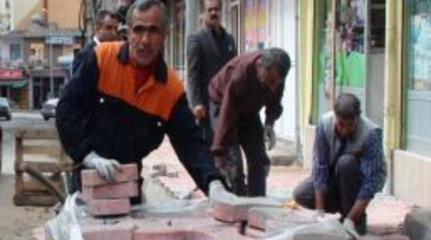 Silvan'da Eski Kaldırımlar Yenilendi