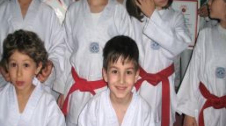 Akarsu Taekwondo Spor Kul&uuml;b&uuml;'nde Kemer Terfi Sınavı