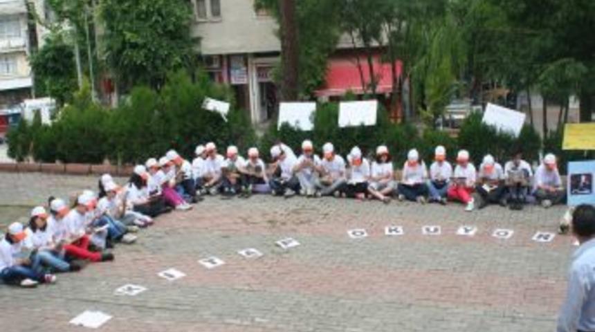 Kumru'da &Ouml;ğrencilerden Kitap Okuma Etkinliği