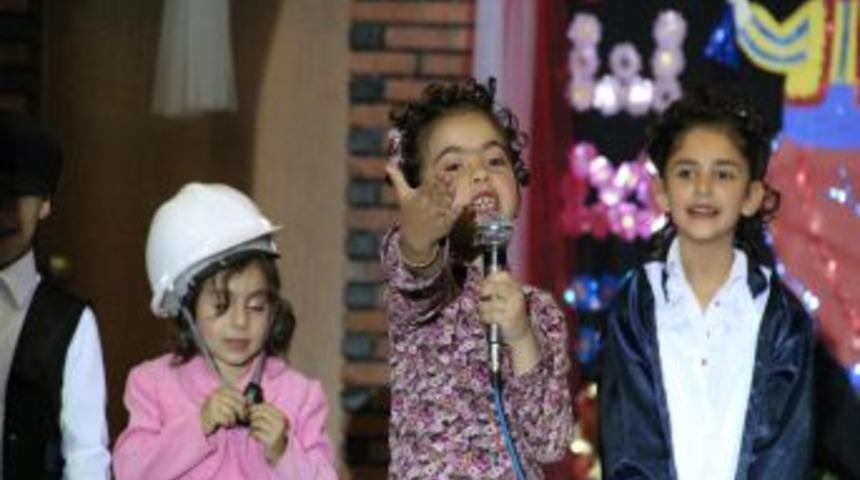 Z&uuml;beyde Hanım Anasınıfı &Ouml;ğrencilerinin Yılsonu G&ouml;sterisi