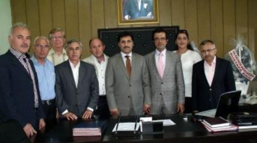 Salihli Ak Parti, Yeni Milli Eğitim M&uuml;d&uuml;r&uuml;'n&uuml; Ziyaret Etti