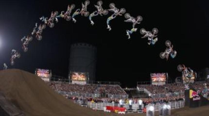 U&ccedil;an Motorcular Geliyor