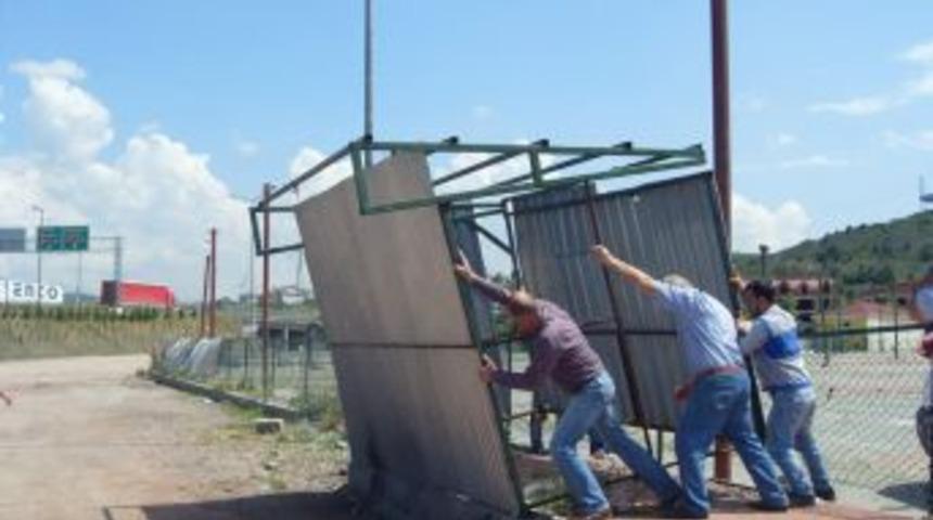 Terminal Arkasındaki Barakalar Yıkıldı