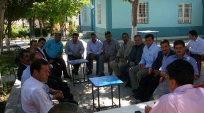 Muhtarlar Arası &Ouml;d&uuml;ll&uuml; İstiklal Marşı'nı G&uuml;zel Okuma Yarışması