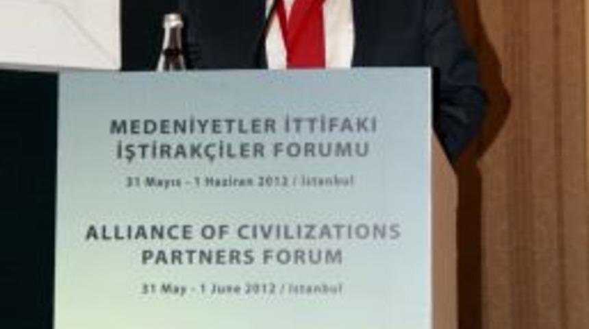 Esenler Belediyesi, Medeniyetler İttifakı&rsquo;na &lsquo;barış Ekmeği&rsquo; Sundu