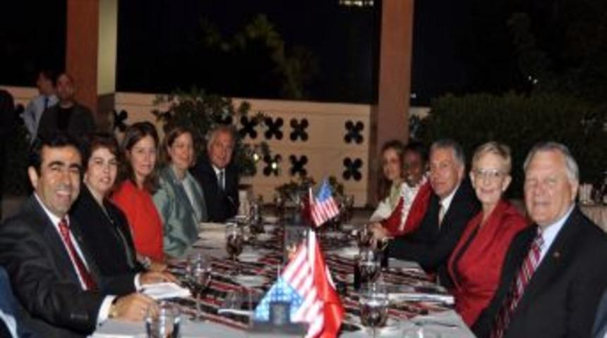 Abd Georgıa Eyaleti Valisi Nathan Deal'e Akşam Yemeği