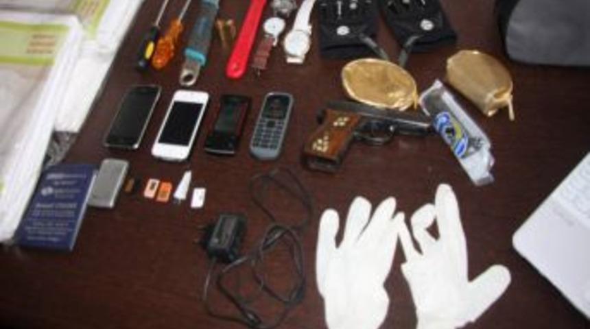 &Ccedil;iller'in Yalısını Soyan Firari Hırsız Bursa'da Banka Keşfi Yaparken Yakalandı