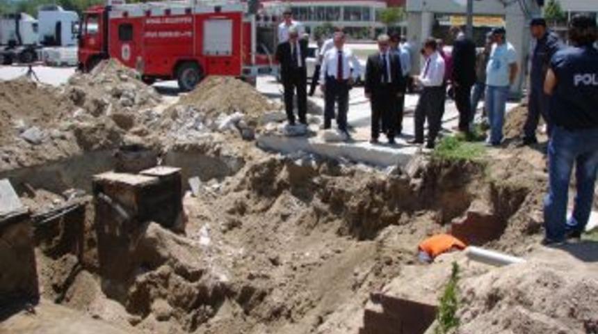 Yer Altına Gizlenen Ka&ccedil;ak Akaryakıt Mahzeni Ortaya &Ccedil;ıkarıldı