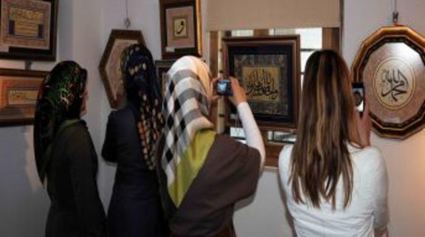 Kadınlar, Inceliklerini Hat Ve Tezhip Eserlerine Yansıttı