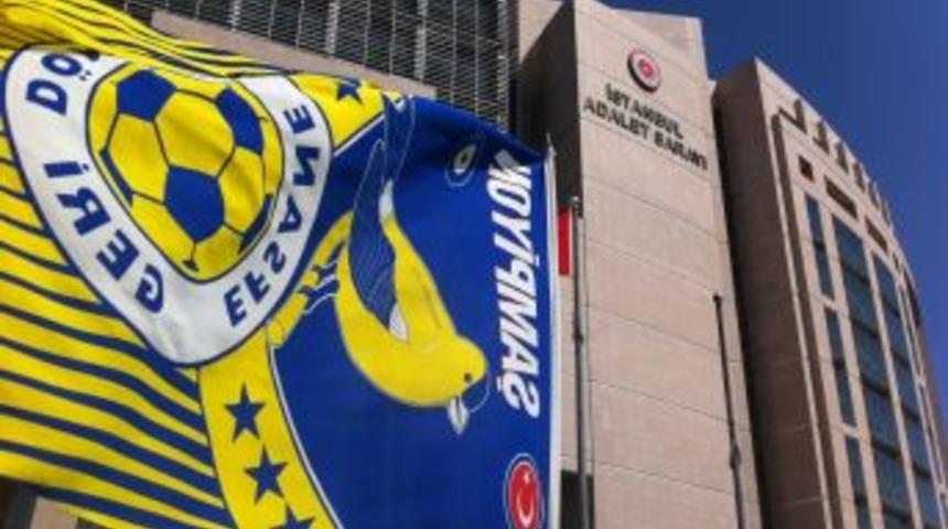 Fenerbah&ccedil;eli Taraftarlar Adliyeye Gelmeye Başladı