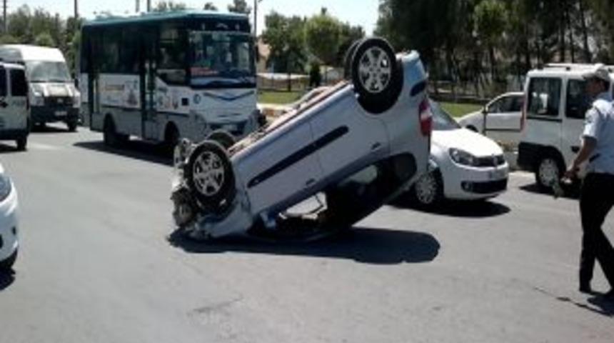 Virajı d&ouml;nerken kaza: 2yaralı