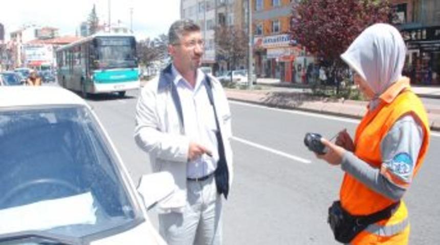 Parkomatlara Kadın Eli Değdi