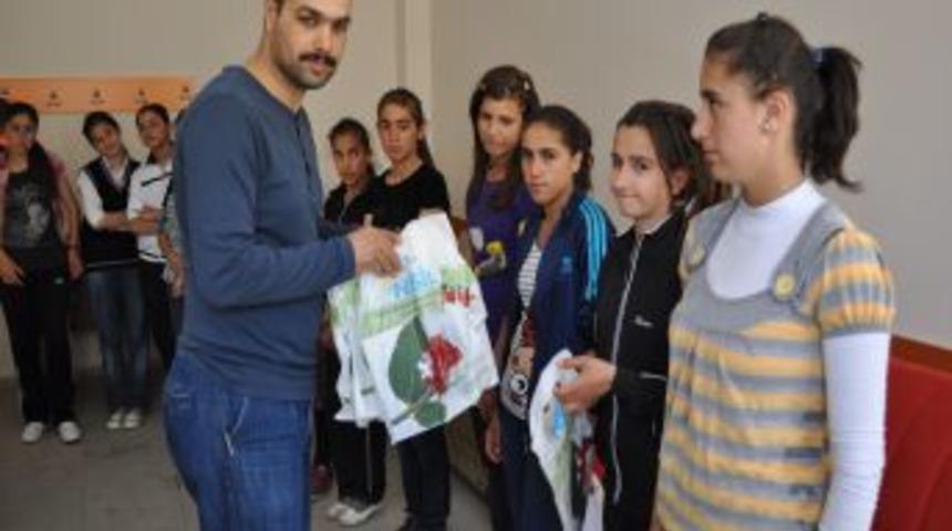 Sason-Der&rsquo;den &Ouml;ğrencilere Kitap