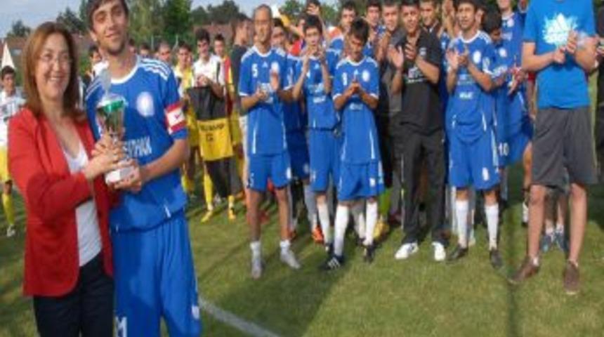 Antalya B&uuml;y&uuml;kşehir Belediyespor Almanya'da İkinci Oldu