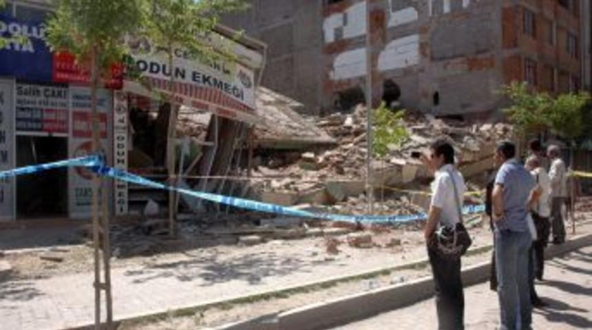 Van'daki &Ccedil;&ouml;ken Binanın Ardından