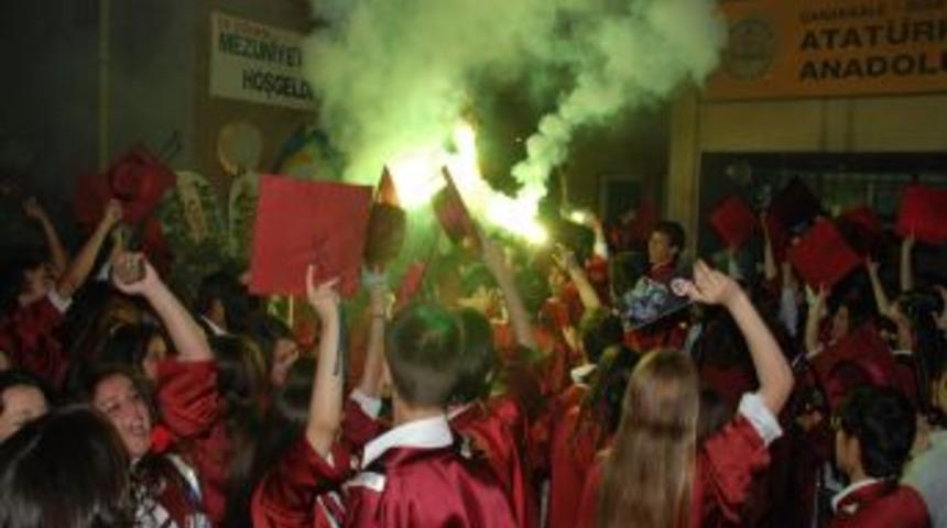 Biga'da Mezuniyet Coşkusu