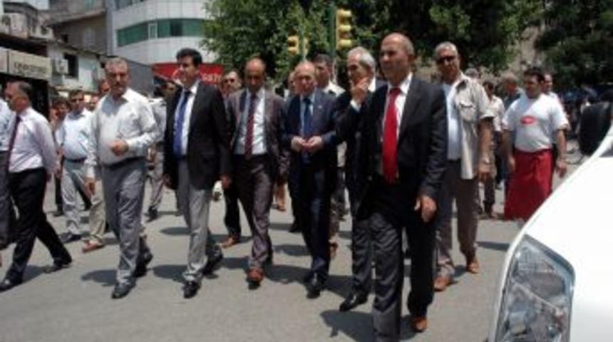 Kuzu, Cuma Namazını Kemeraltı Camisinde Kıldı