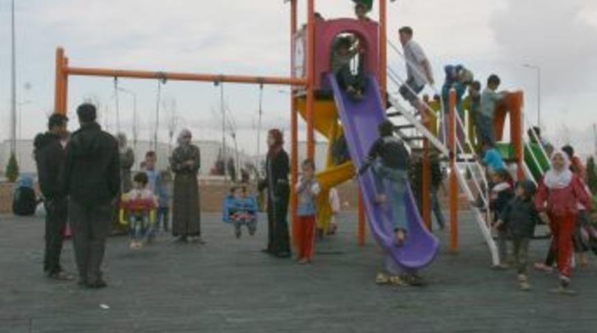 T&uuml;rkiye'de 24 Bin 433 Suriyeli Sığınmacı Barındırılıyor