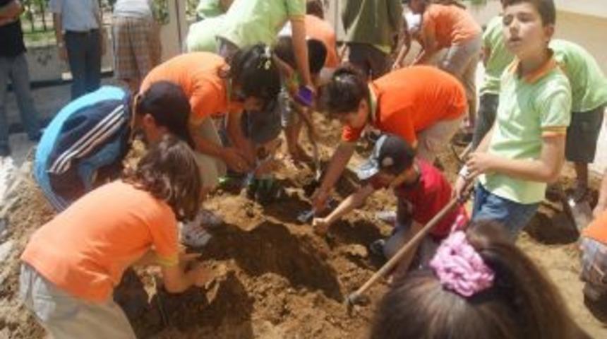 Geleceğin Arkeologları &Ouml;ğrenciler İ&ccedil;in M&uuml;zede Minik Kazı