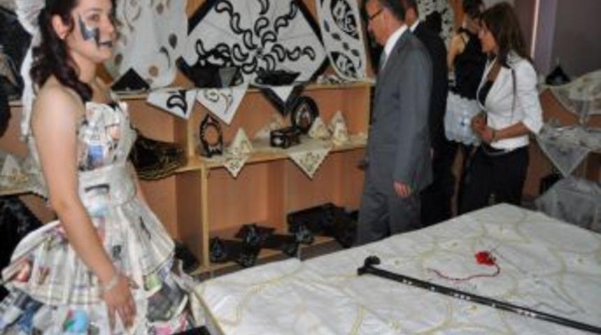 Nihem'de Yıl Sonu Sergi A&ccedil;ılışı