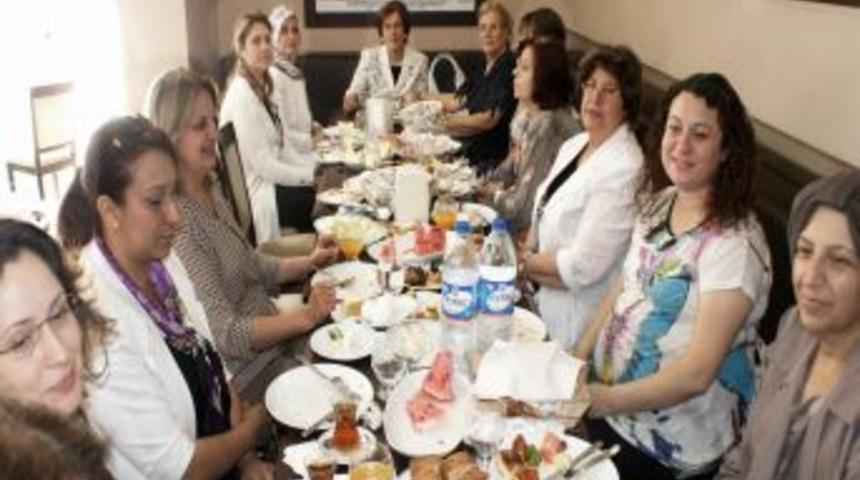 &Uuml;niversite &Ouml;ğrencileri Yararına Kahvaltı