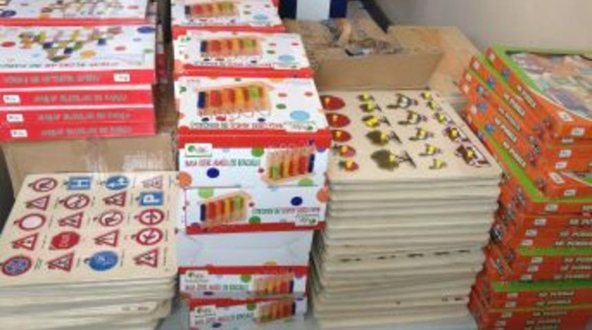 Minik &Ouml;ğrencilere Sağlıklı Oyuncaklar