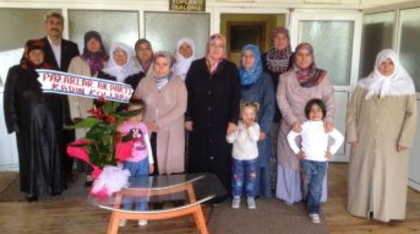 Ak Parti Kadın Kollarından Eğitim Bir-Sen'e Ziyaret