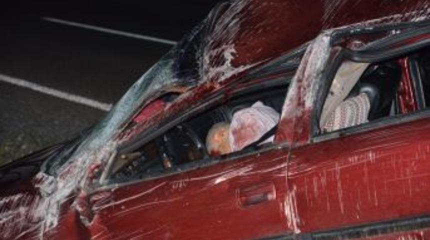 Niğde'de Trafik Kazası: 3 &Ouml;l&uuml; 2 Yaralı