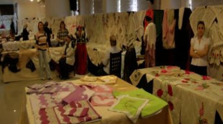 Ak&ccedil;akoca'da Halk Eğitim Merkezi Yılsonu Sergisi G&ouml;z Kamaştırdı