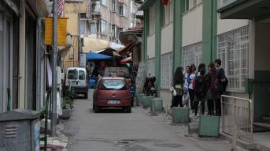Karton Bahane, Hırsızlık Şahane