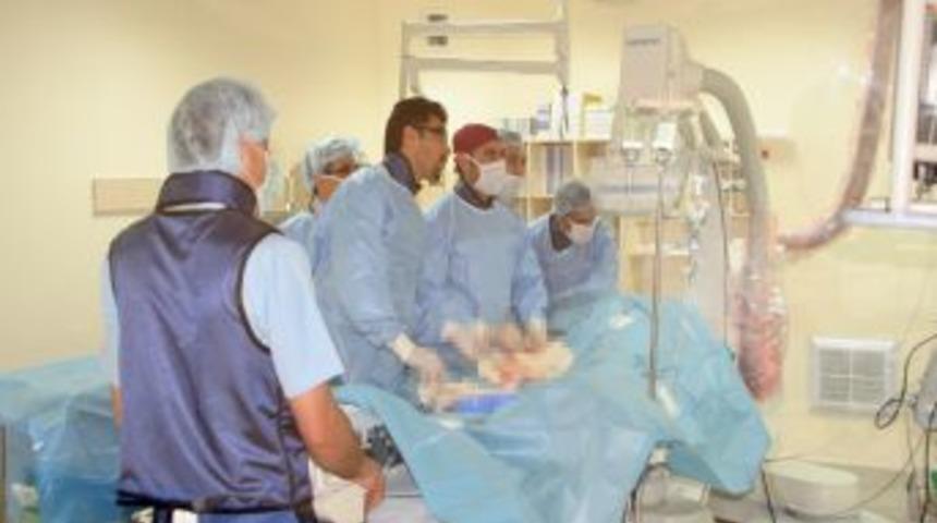 Hipertansiyona B&ouml;brek Anjiyosu Ile Tedavi