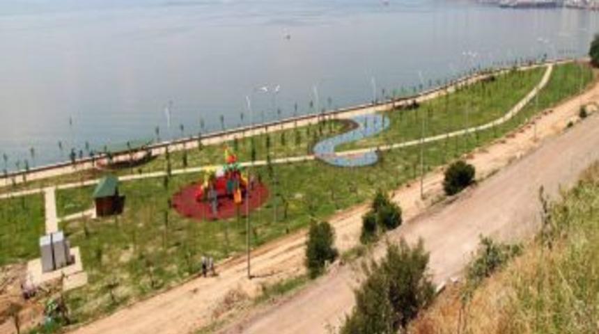 Tavşancıl Sahili Yeşile B&uuml;r&uuml;nd&uuml;