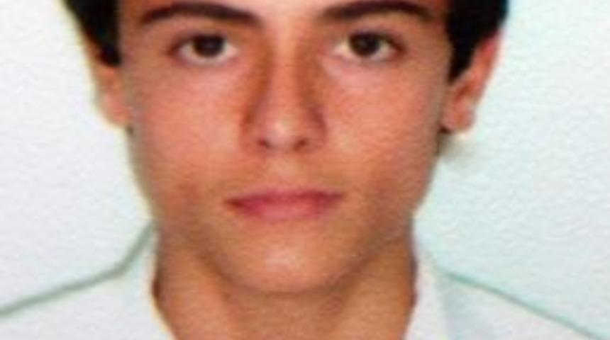 Enseninden Bı&ccedil;aklanan Lise &Ouml;ğrencisi &Ouml;ld&uuml;