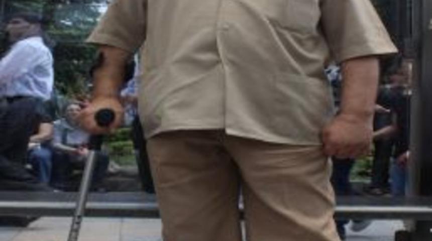 Sigaradan Bacağını Kaybeden Sezen: &Ccedil;ok Pişmanım!