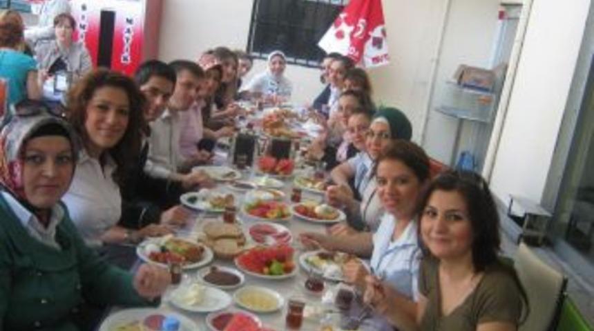 B&uuml;y&uuml;k Anadolu Hastanesi, Hasta Temsilcileri I&ccedil;in Kahvaltı D&uuml;zenledi