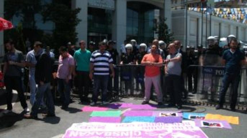 Kadınların K&uuml;rtaj Protestosunda Gerginlik