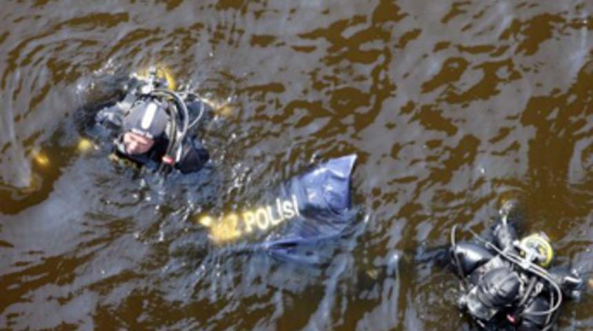 Hali&ccedil; K&ouml;pr&uuml;s&uuml;&rsquo;nden &ouml;l&uuml;me atladı!