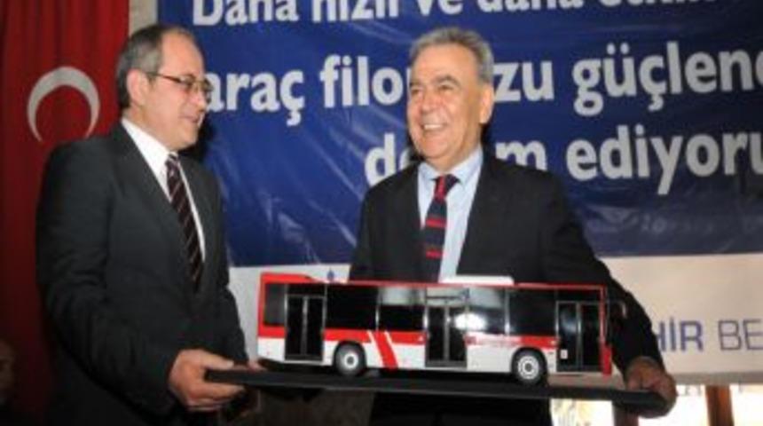 İzmir&rsquo;e 100 Yeni Otob&uuml;s Daha Geliyor