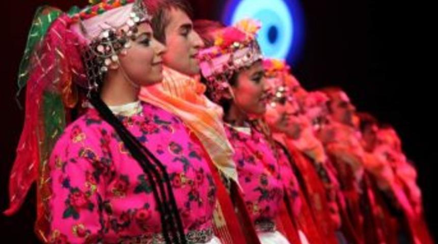 Odunpazarı Belediyesi Halk Dansları Topluluğu Yılsonu G&ouml;sterisi