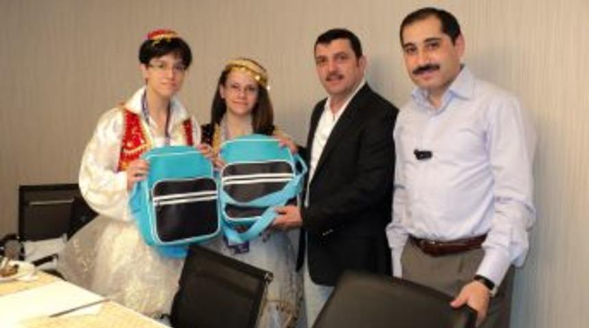 T&uuml;rkce Olimpiyatları'nın Yetenekli &Ouml;ğrencileri Ufuk Okullarını Ziyaret Etti