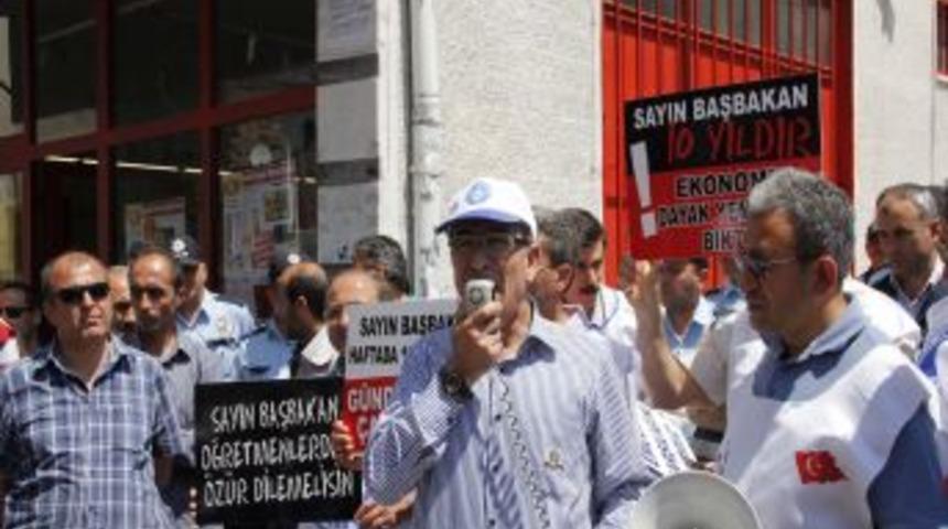 Nevşehir&rsquo;de Polisle Eğitimciler Arasında Arbede