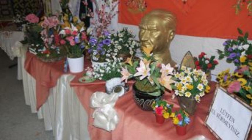 Edremit Halk Eğitim Merkezi Kursiyerleri, Yıl Sonu Sergisini G&uuml;re&rsquo;de A&ccedil;tı